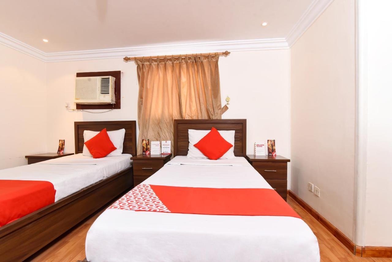Oyo 416 Bonais Hotel Al-Ahsa Bagian luar foto