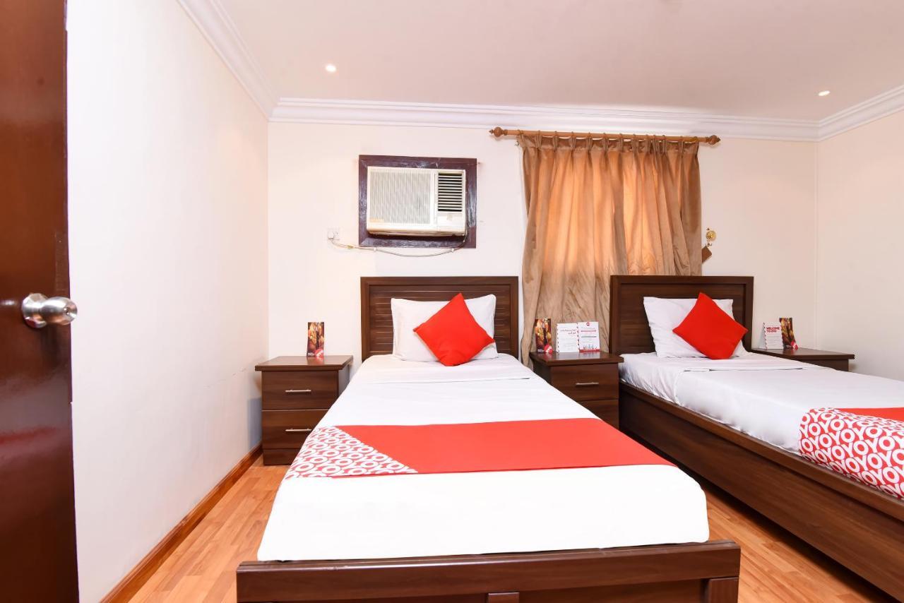 Oyo 416 Bonais Hotel Al-Ahsa Bagian luar foto